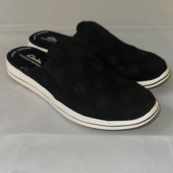 Clarks Black/White Daisy Embroidered Slip-Ons Size 7 - Picture 6 of 12